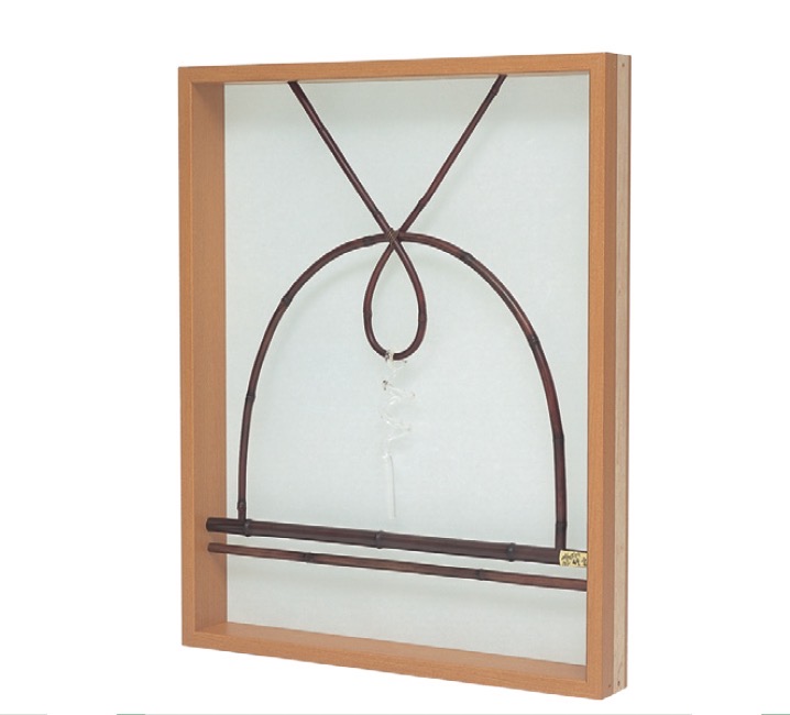 化粧枠染煤竹釣鐘 プレート貼り(けしょうわくそめすすだけつりがね ぷれーとばり)