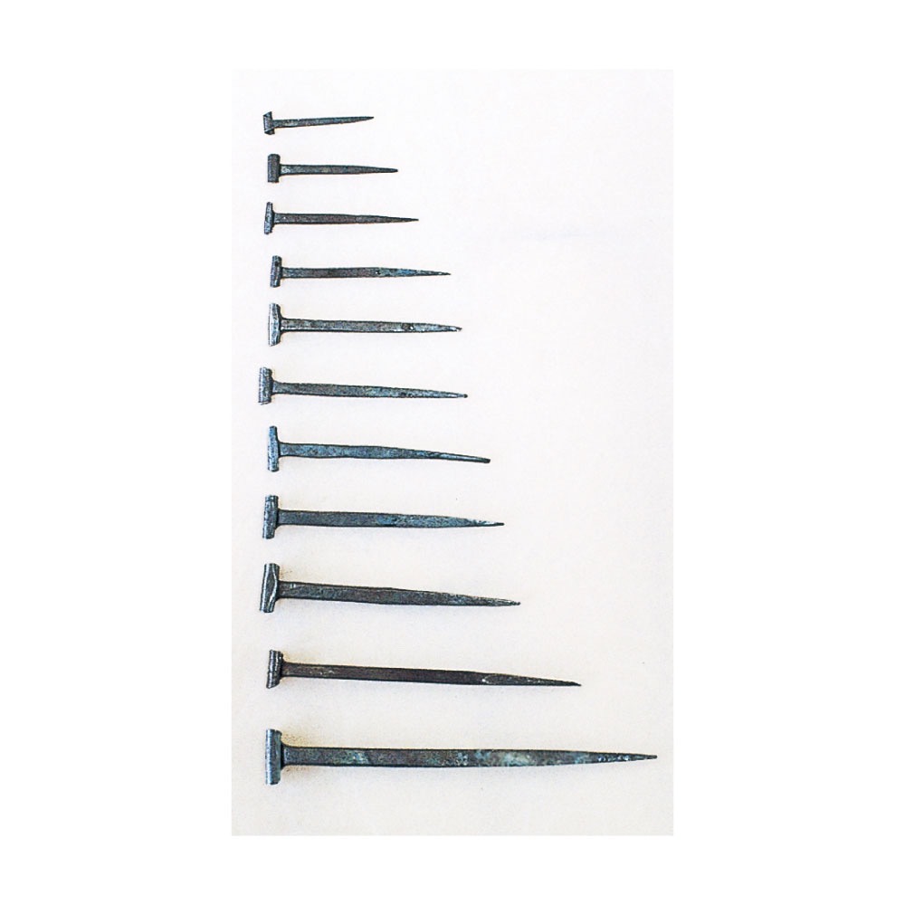 鉄巻頭釘 にじり口上下框止め(てつまきがしらくぎ にじりぐちじょうげかまちどめ)