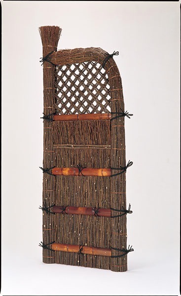 京風黒文字玉袖垣(きょうふうくろもじたまそでがき)