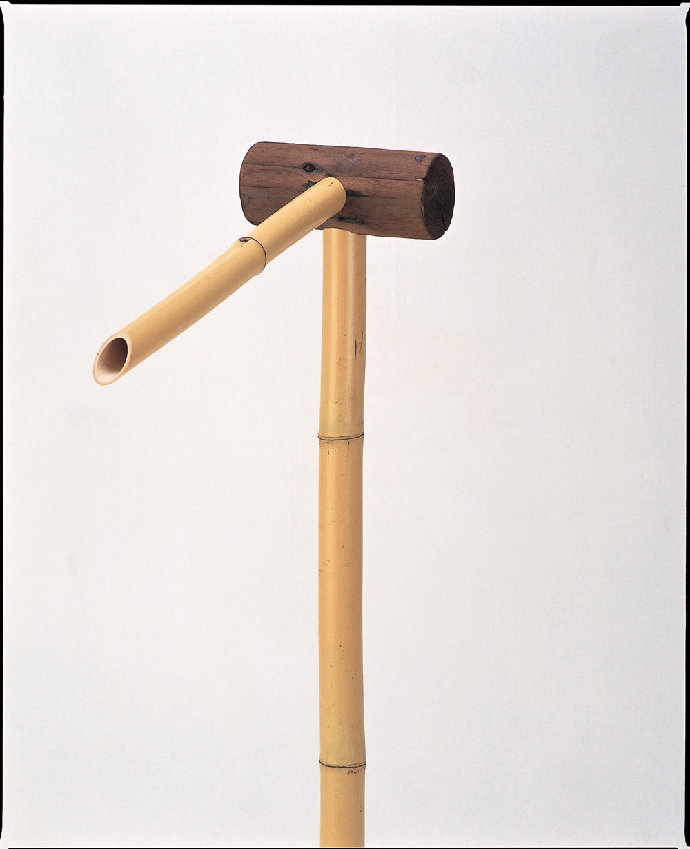 晒竹筧焼丸太枕(さらしだけかけひやきまるたまくら)